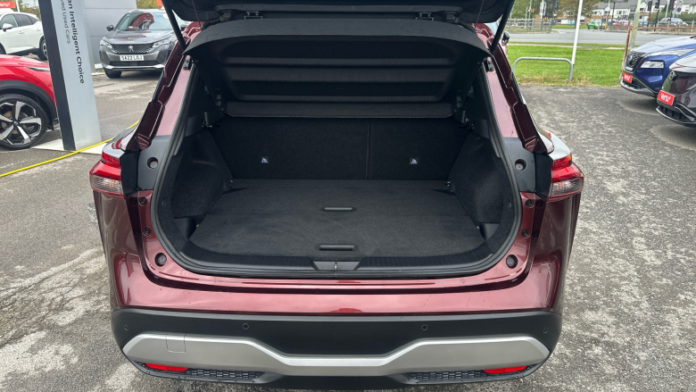 Nissan Qashqai 1.3 DiG-T MH N-Connecta 5dr Petrol Hatchback